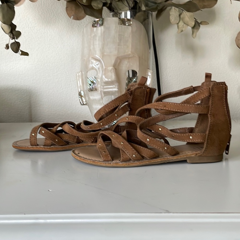 GAP GUC little girls brown gladiator sandals.